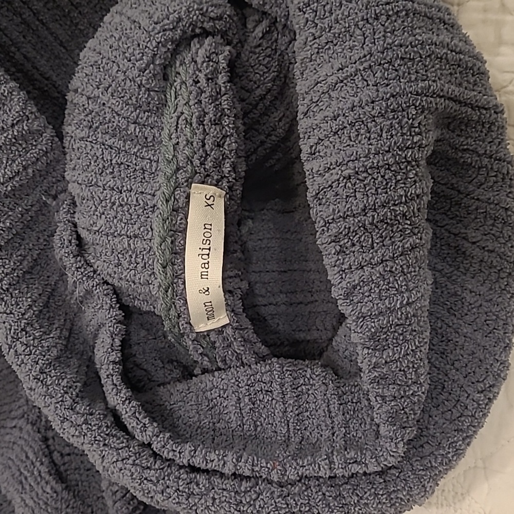 Chenille Y2k Soft Grey Cropped Baggy Enlarged Cable Sweater Sz XS Moon & Madison - Picture 8 of 10